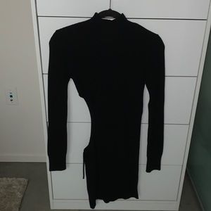 h:ours Black Cut-Out Long Sleeve Fitted Midi Dress